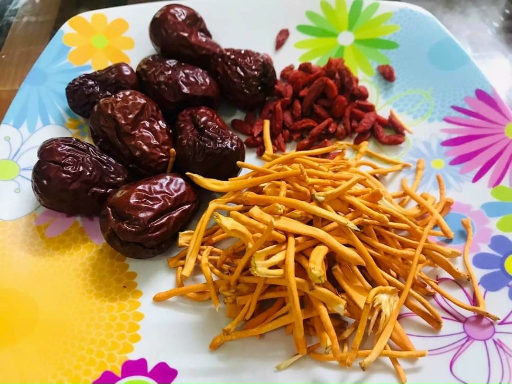 LỢI ÍCH BẤT NGỜ KHI UỐNG TRÀ ĐÔNG TRÙNG HẠ THẢO MỖI NGÀY